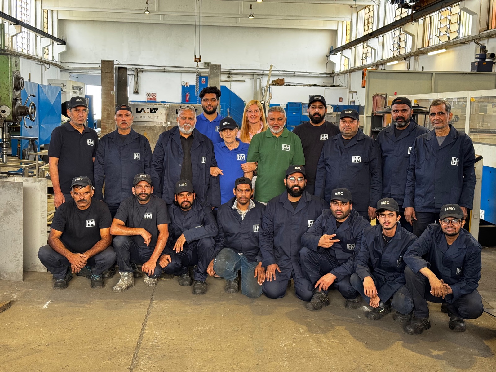 La squadra HMC nello stabilimento di Magnago